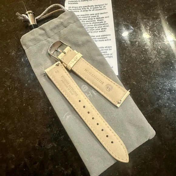 Michele 18mm Cream Alligator Embossed Watch Strap - Picture 2 of 4